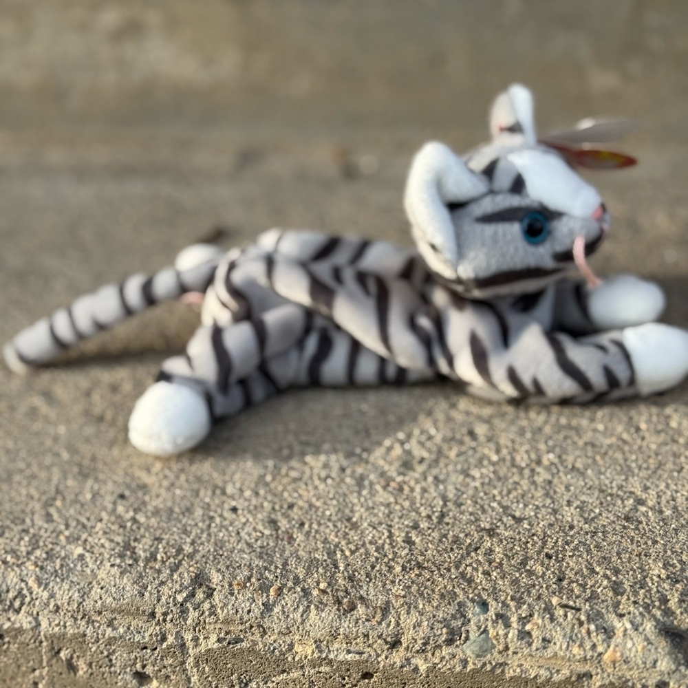 Ty Prance Beanie‎ Baby Gray and White Stuffed Cat Plush Toy